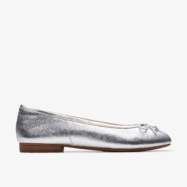 Fawna Lily Silver Leather