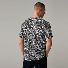 Load image into Gallery viewer, Black/White Print T-Shirt
