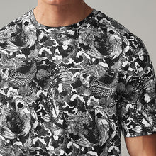 Load image into Gallery viewer, Black/White Print T-Shirt
