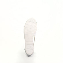 Load image into Gallery viewer, Basic Ballerina.Sil
