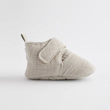 Load image into Gallery viewer, Neutral Muslin Wrap Baby Boots (0-2mths)
