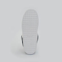 Load image into Gallery viewer, Suede XL Sneakers Unisex
