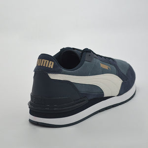 ST Runner v4 Suede