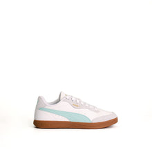 Load image into Gallery viewer, Vikky Star Sneakers Women
