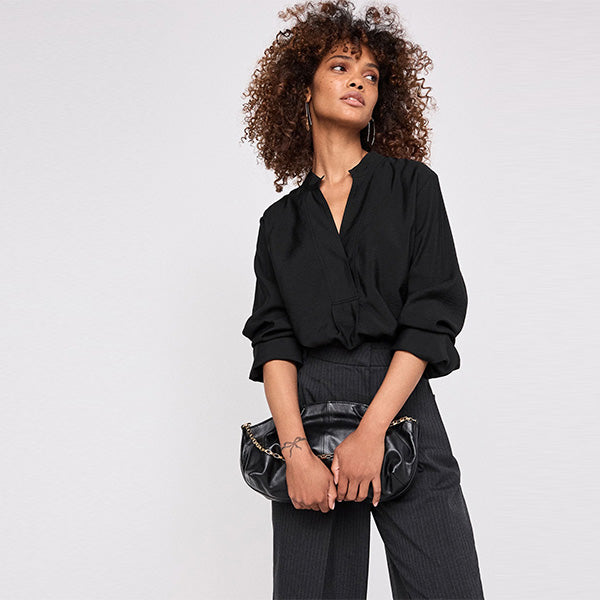 Black Long Sleeve Textured Overhead V-Neck Blouse