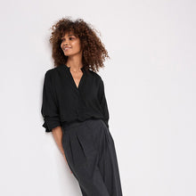 Load image into Gallery viewer, Black Long Sleeve Textured Overhead V-Neck Blouse
