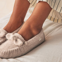 Load image into Gallery viewer, Neutral Knitted Bow Moccasin Slippers
