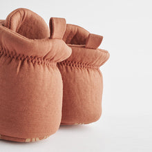 Load image into Gallery viewer, Rust Brown Cosy Baby Boots (0-2mths)
