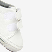 Load image into Gallery viewer, White Baby Two Strap Pram Shoes (0-18mths)

