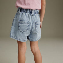 Load image into Gallery viewer, Denim Light wash MOM Shorts
