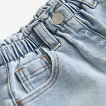 Load image into Gallery viewer, Denim Light wash MOM Shorts

