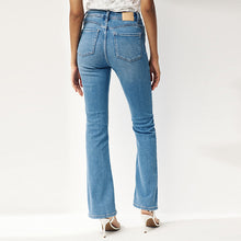 Load image into Gallery viewer, Mid Blue Wash Supersoft Bootcut Jeans
