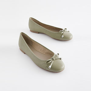 Green Forever Comfort® Round Toe Leather Ballerina Shoes