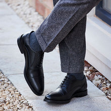 Load image into Gallery viewer, Black Leather Oxford Toecap Shoes
