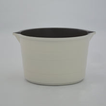 Load image into Gallery viewer, Round Ovenware Ivory 16cm
