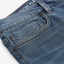 Load image into Gallery viewer, Blue Washed Slim Fit Motionflex Jeans
