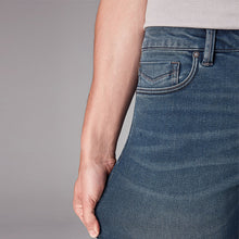 Load image into Gallery viewer, Blue Washed Slim Fit Motionflex Jeans
