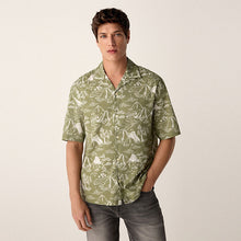 Load image into Gallery viewer, Green/White Western Style Printed Short Sleeve Shirt With Cuban Collar
