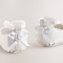 Load image into Gallery viewer, White Baby Bow Occassion Shoes
