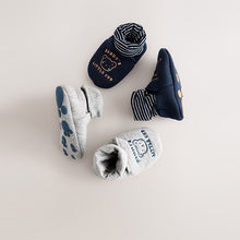 Load image into Gallery viewer, Blue Mummy And Daddy Baby Booties Socks 2 Pack
