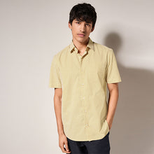 Load image into Gallery viewer, Yellow Diamond Geometric Easy Iron With Short Sleeve Oxford Shirt
