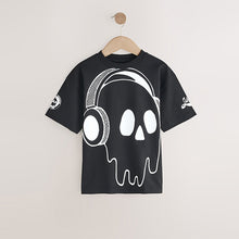 Load image into Gallery viewer, Black/White Skull Relaxed Fit Short Sleeve Graphic T-Shirt (4-9yrs)
