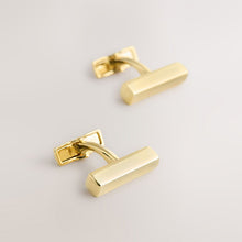 Load image into Gallery viewer, Gold Tone Bar Cufflinks
