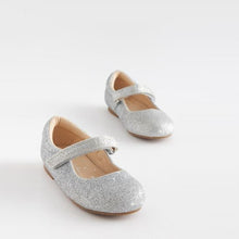 Load image into Gallery viewer, Silver Glitter Mary Jane Shoes (Younger Girls)
