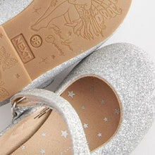 Load image into Gallery viewer, Silver Glitter Mary Jane Shoes (Younger Girls)
