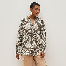 Load image into Gallery viewer, Brown / White Large Geo Curved Hem Long Sleeve Tunic V-Neck Top
