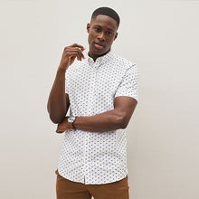 Load image into Gallery viewer, White Stretch Oxford Printed Short Sleeve Shirt
