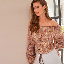Load image into Gallery viewer, Rust Brown Floral Long Sleeve Bubble Hem Top
