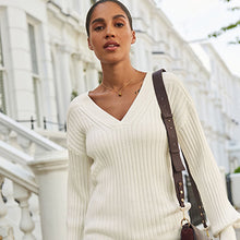 Load image into Gallery viewer, Ecru White Ribbed V-Neck Jumper
