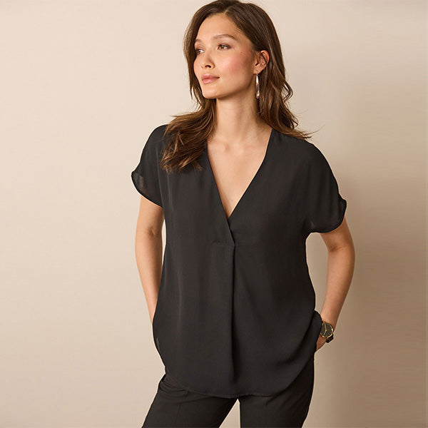 Black Short Sleeve Overhead Top