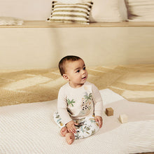 Load image into Gallery viewer, Neutral Safari Baby T Shirt and Legging Set (0mths-18mth)
