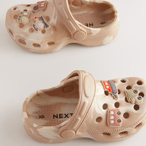 Neutral Transport Character Clogs