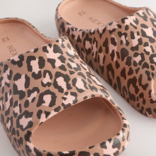 Load image into Gallery viewer, Animal Print Chunky Sliders
