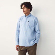 Load image into Gallery viewer, Light Blue Regular Fit Button Down Easy Iron Oxford Shirt
