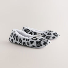 Load image into Gallery viewer, Grey Animal Print Ballerina Flat Slippers
