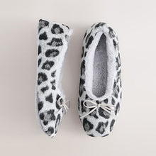 Load image into Gallery viewer, Grey Animal Print Ballerina Flat Slippers
