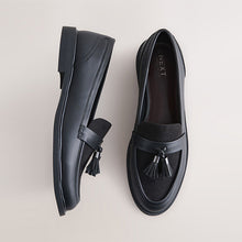Load image into Gallery viewer, Black Forever Comfort® Tassel Round Toe Loafers
