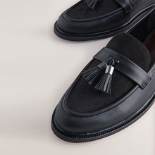 Load image into Gallery viewer, Black Forever Comfort® Tassel Round Toe Loafers
