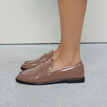 Load image into Gallery viewer, Mocha Brown Forever Comfort® Round Toe Penny Loafers
