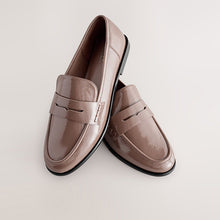 Load image into Gallery viewer, Mocha Brown Forever Comfort® Round Toe Penny Loafers
