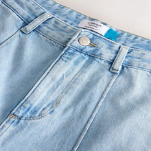 Load image into Gallery viewer, Bleach Seam Front Straight Leg Jeans

