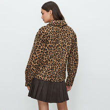 Load image into Gallery viewer, Animal Print Zip Through Jacket
