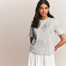 Load image into Gallery viewer, Grey Floral Print Embellished T-Shirt
