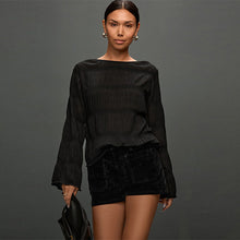 Load image into Gallery viewer, Black Shirred Long Sleeve Crew Neck Top
