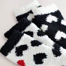 Load image into Gallery viewer, Black/White Red Hearts Cosy Ankle Socks 2 Pack
