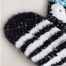 Load image into Gallery viewer, Penguin 1 Pack Cosy Ankle Socks in a Gift Box
